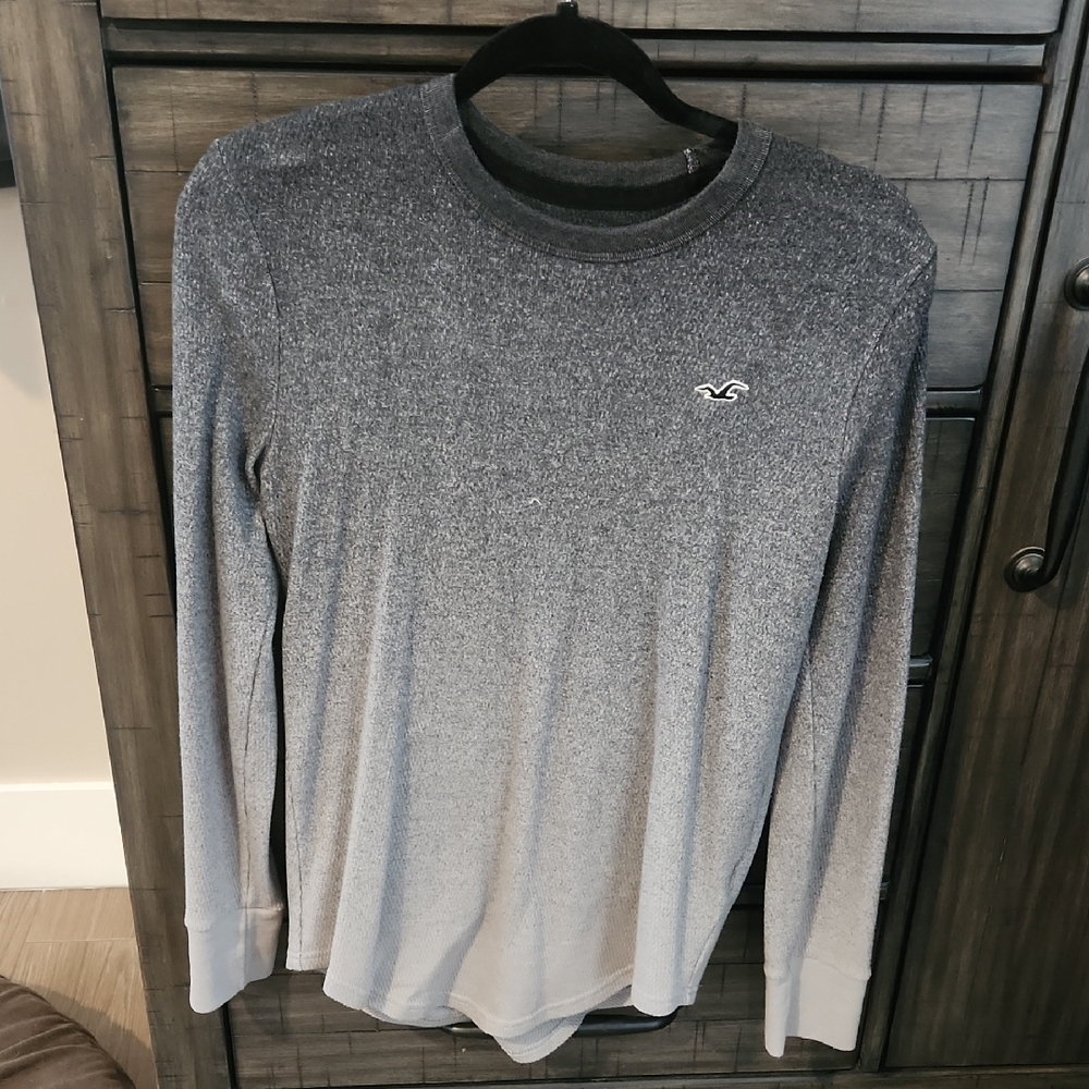 Hollister Men's Heathered Gray Long Sleeve Tee